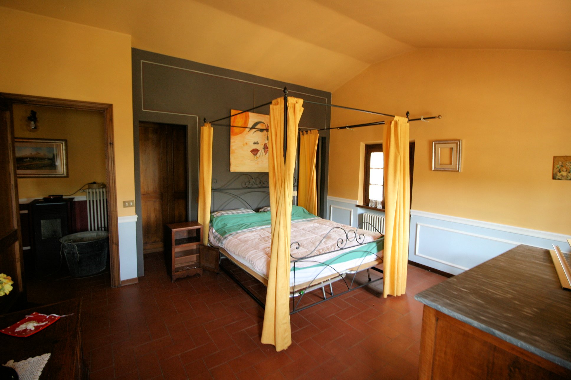 Farmhouse with park, swimming pool in a panoramic position in Buggiano