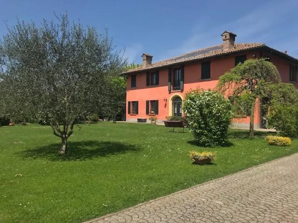 Historical villa for sale in San Giorgio di Piano