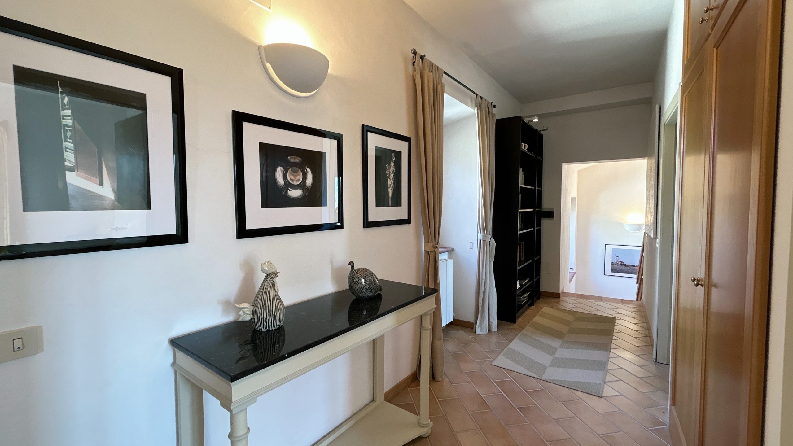 Restored country house with pool in Monte San Martino