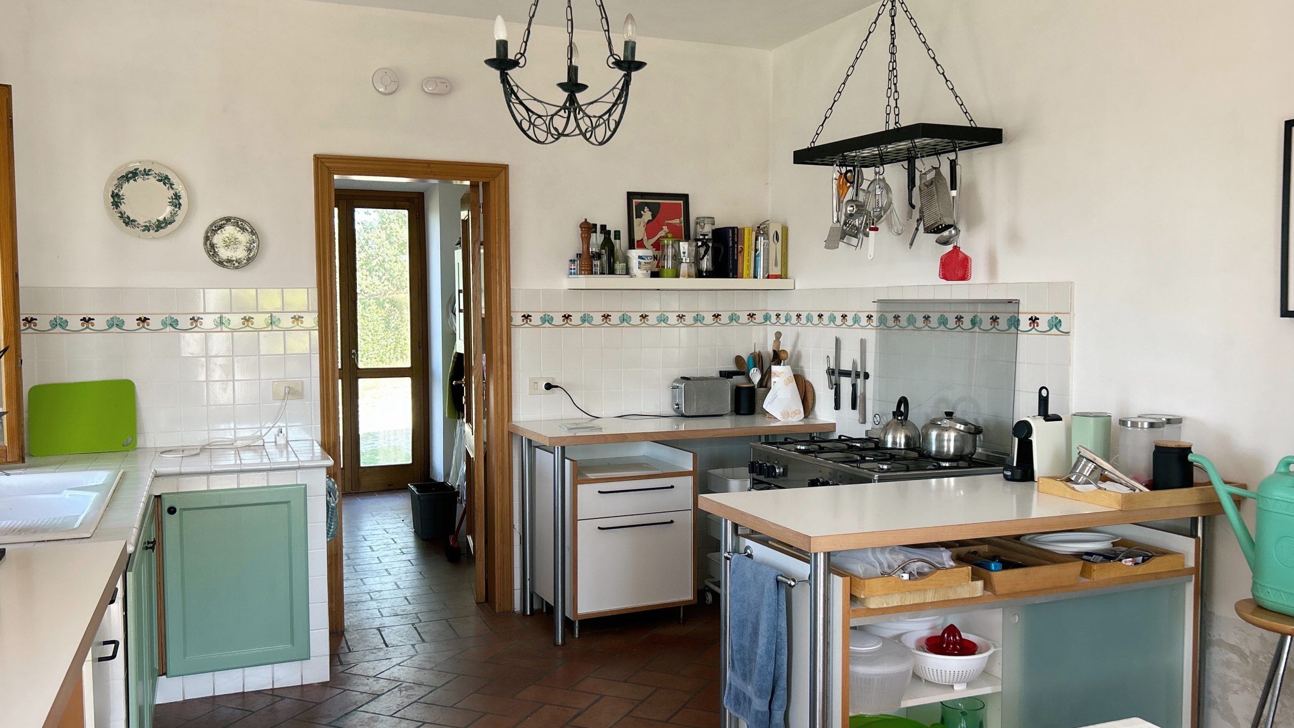 Restored country house with pool in Monte San Martino