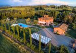 Beautiful tuscan style farmhouse with park and swimming pool in Peccioli