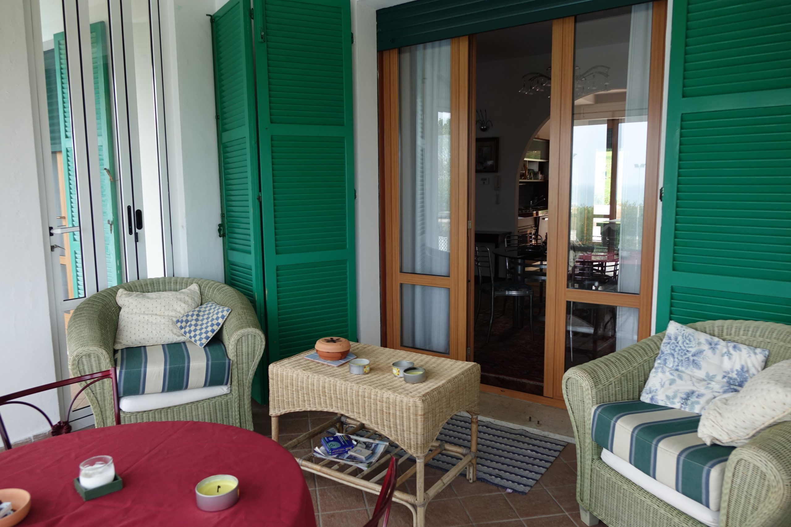 Beautiful villa with sea views, swimming pool, tennis court and 4000 m2 of park land all around in Senigallia, Ancona, Marche , Italia.