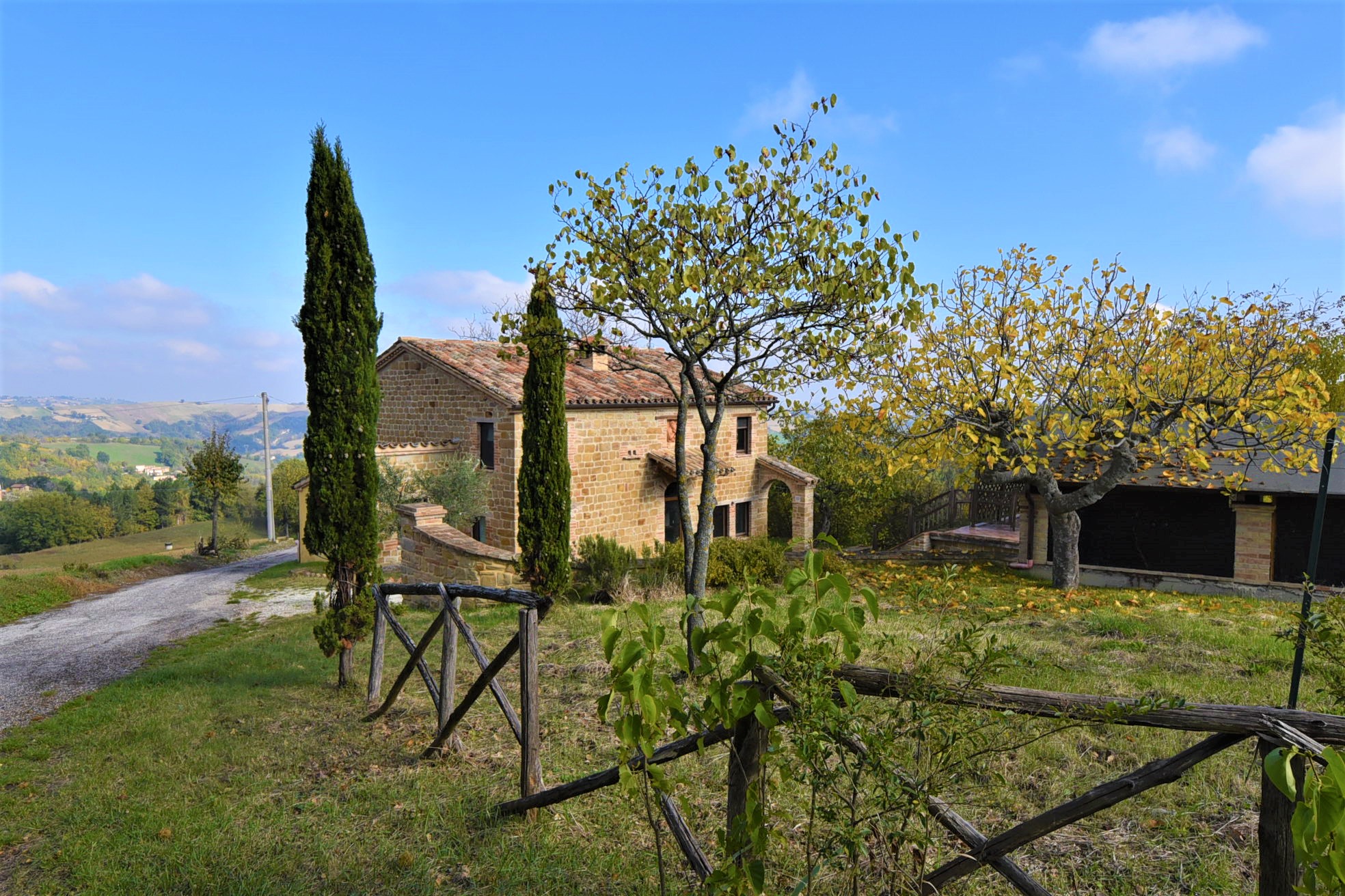 Casale Santa Maria , excellently restored for sale in Gualdo