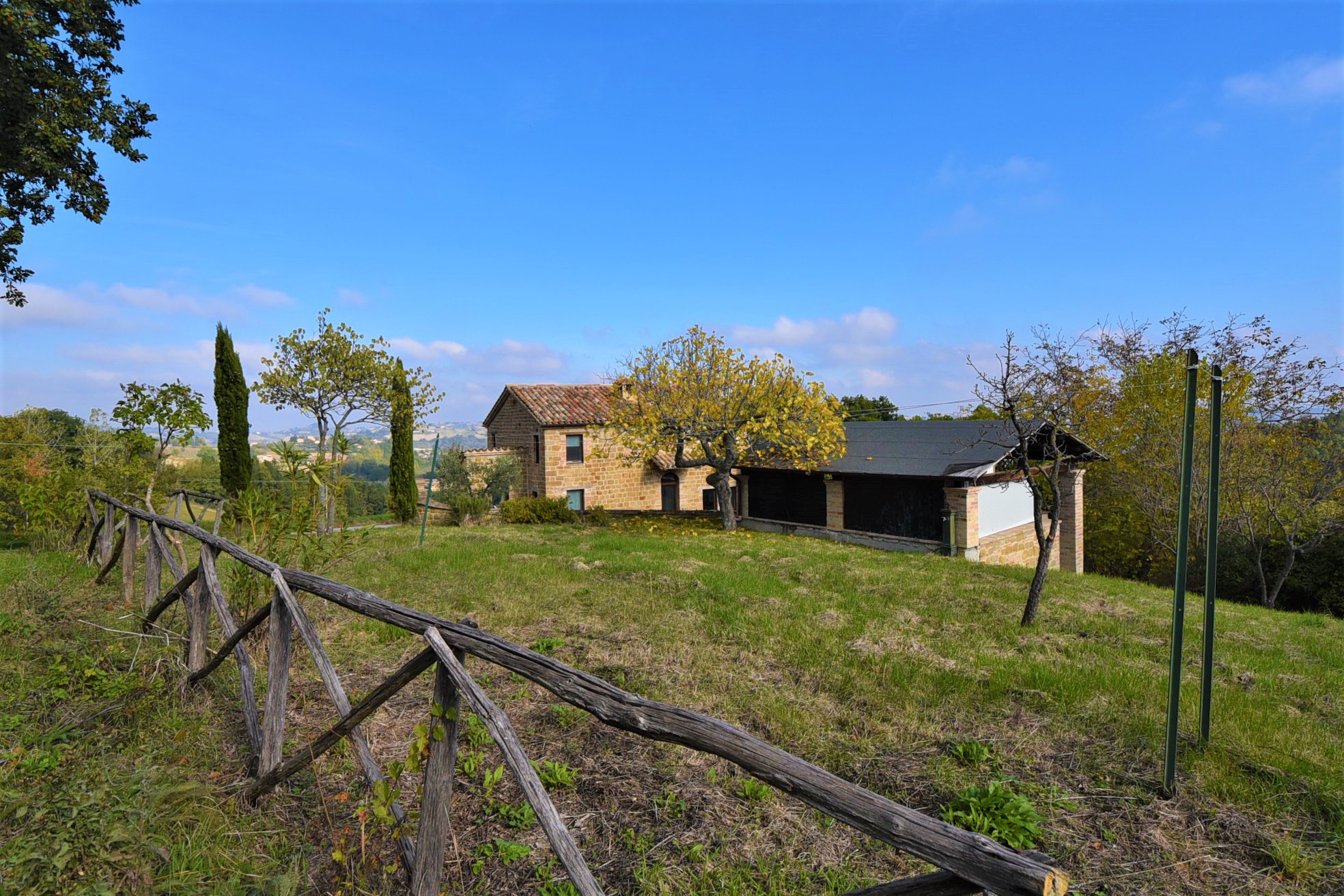 Casale Santa Maria , excellently restored for sale in Gualdo