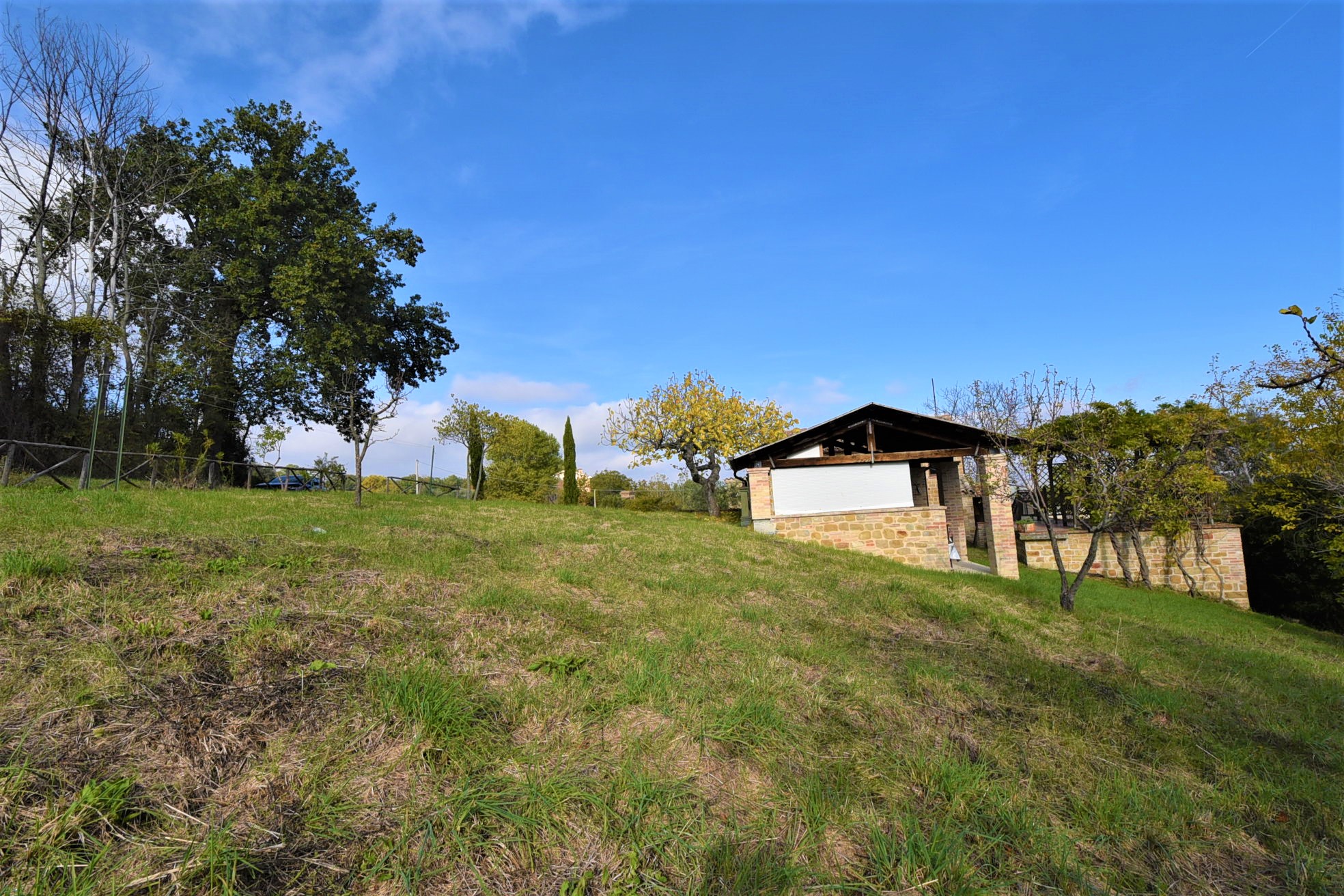 Casale Santa Maria , excellently restored for sale in Gualdo