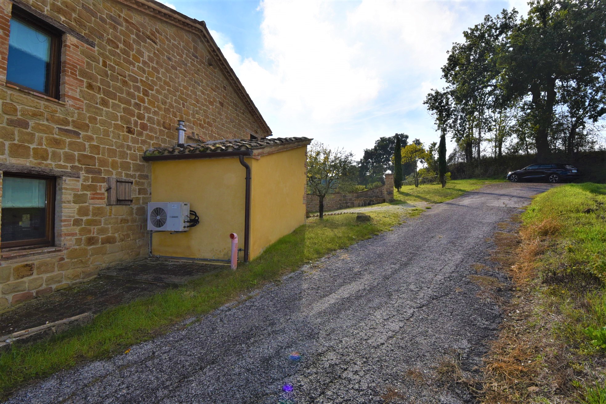 Casale Santa Maria , excellently restored for sale in Gualdo