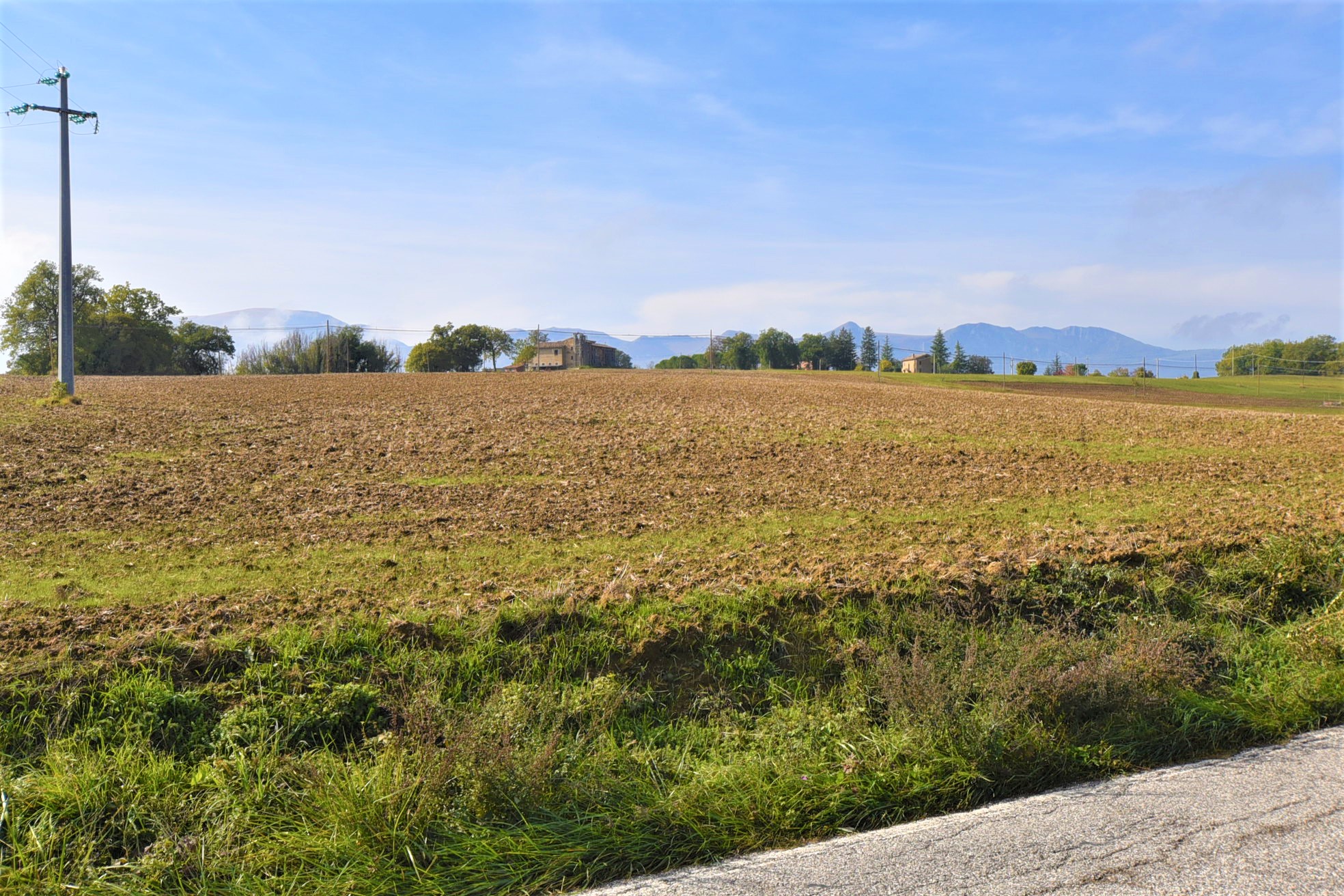 Casale Santa Maria , excellently restored for sale in Gualdo