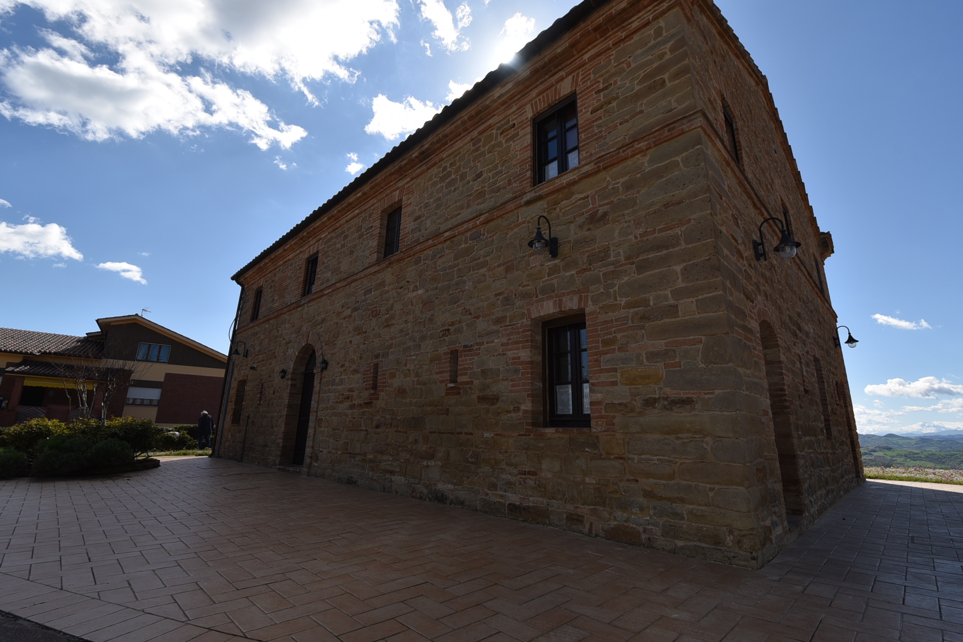 House ” Belvedere” with private land, partly buildable , for sale in Gualdo (Mc) Marche , Italy