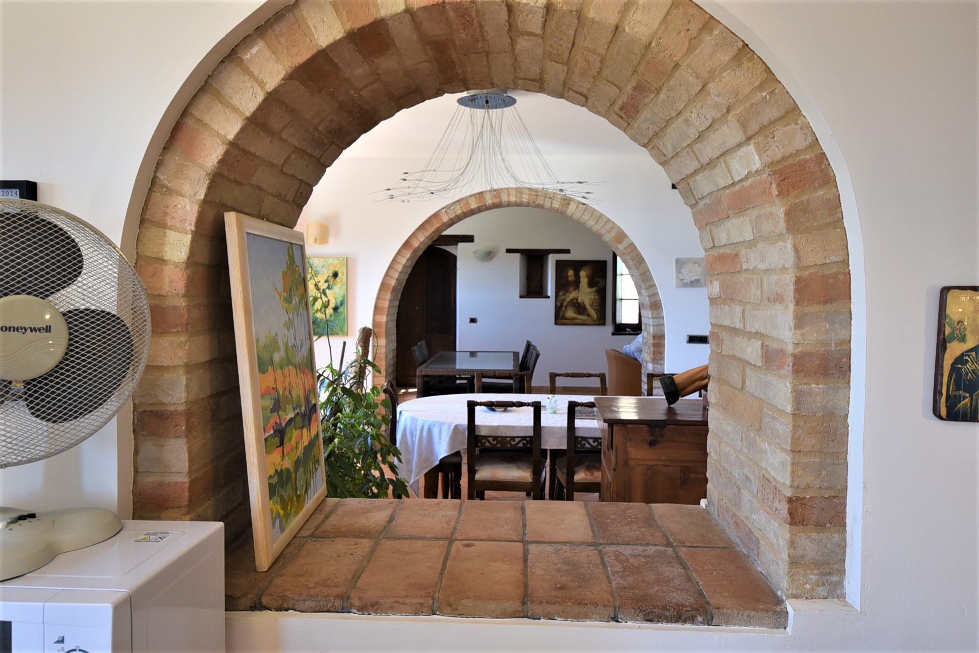 House ” Belvedere” with private land, partly buildable , for sale in Gualdo (Mc) Marche , Italy