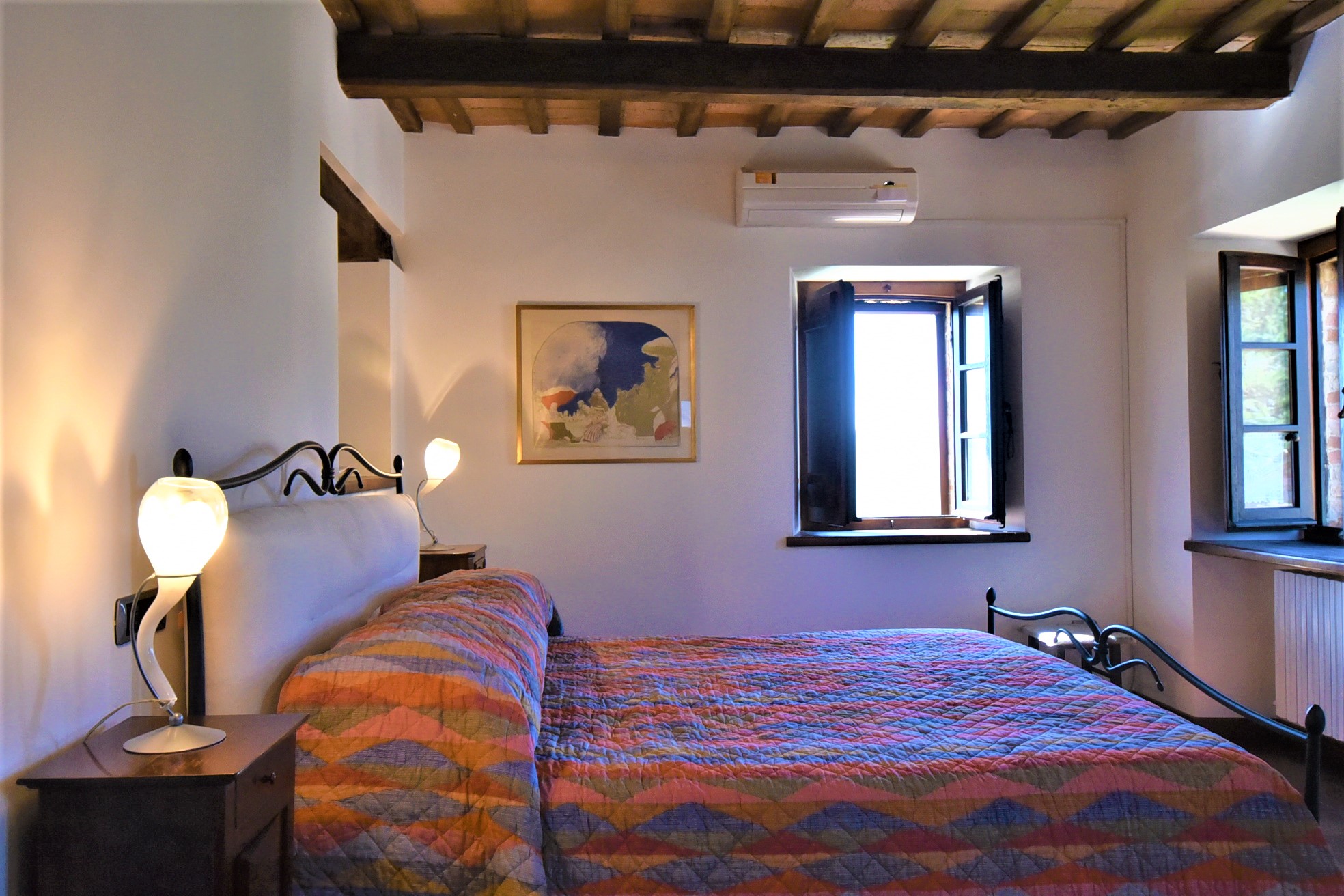 House ” Belvedere” with private land, partly buildable , for sale in Gualdo (Mc) Marche , Italy