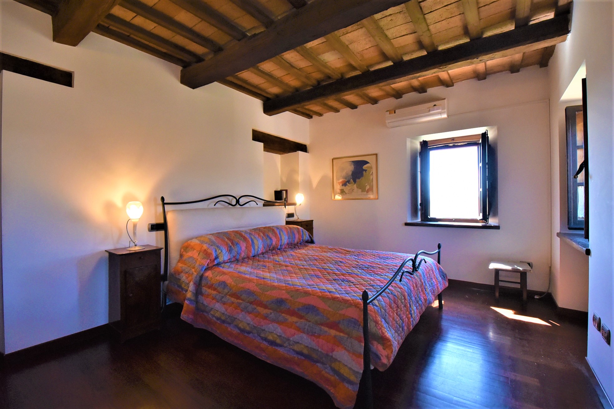 House ” Belvedere” with private land, partly buildable , for sale in Gualdo (Mc) Marche , Italy