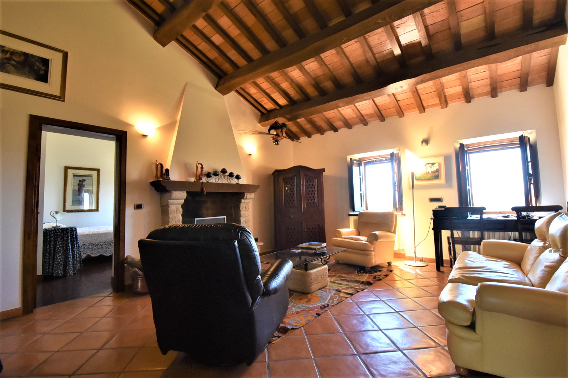 House ” Belvedere” with private land, partly buildable , for sale in Gualdo (Mc) Marche , Italy