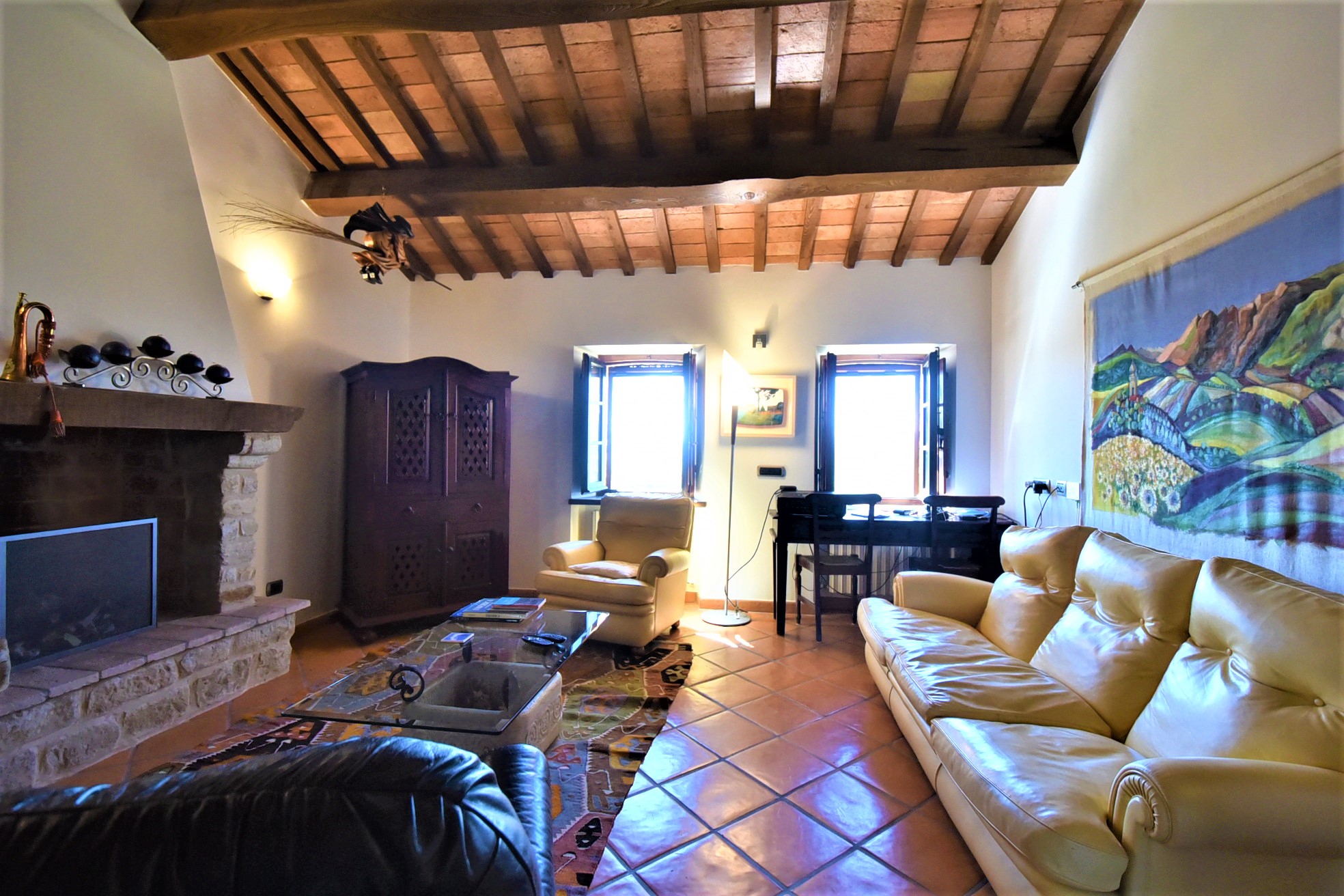 House ” Belvedere” with private land, partly buildable , for sale in Gualdo (Mc) Marche , Italy