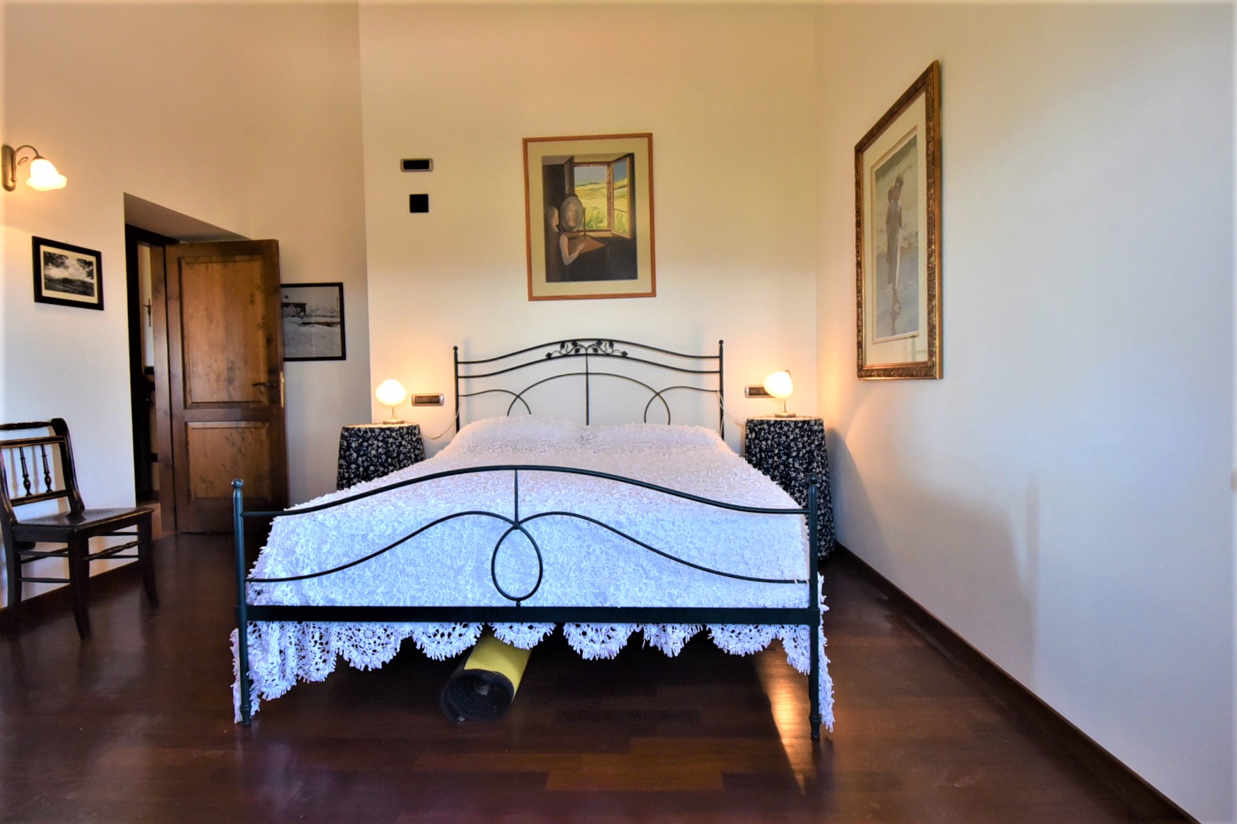 House ” Belvedere” with private land, partly buildable , for sale in Gualdo (Mc) Marche , Italy