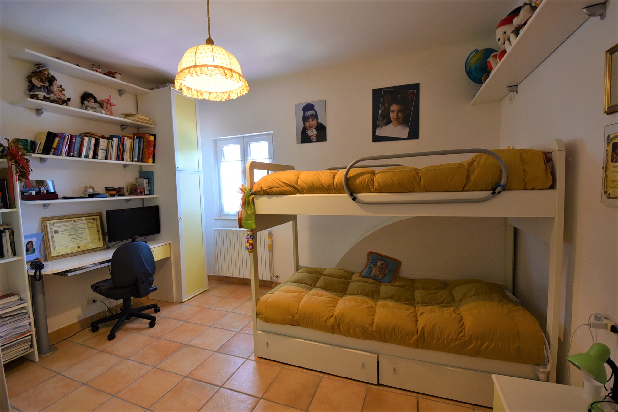 Farmhouse with adjoining land and storage accessory, for sale in Montappone, Fermo, Marche, Italy.