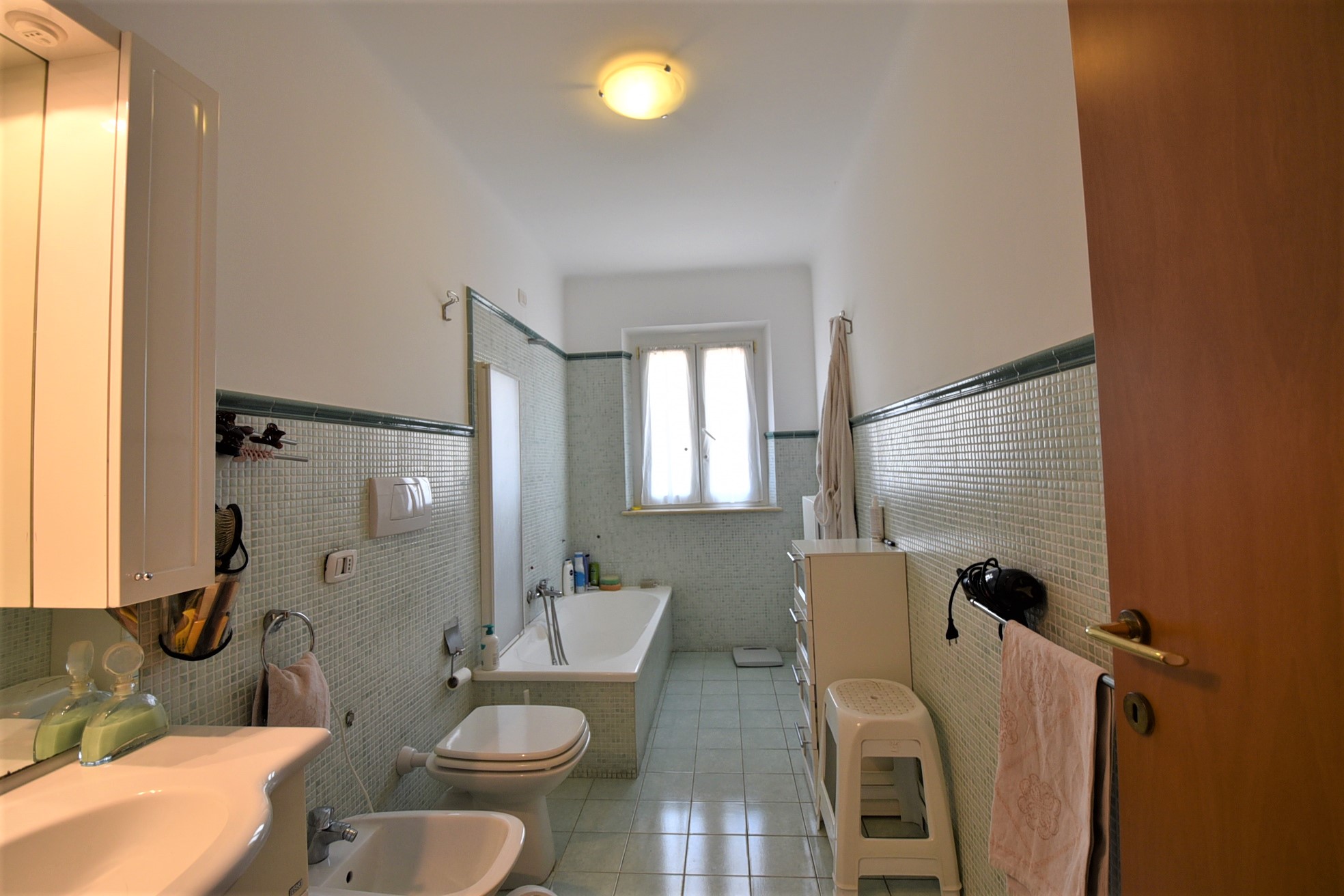 Farmhouse with adjoining land and storage accessory, for sale in Montappone, Fermo, Marche, Italy.