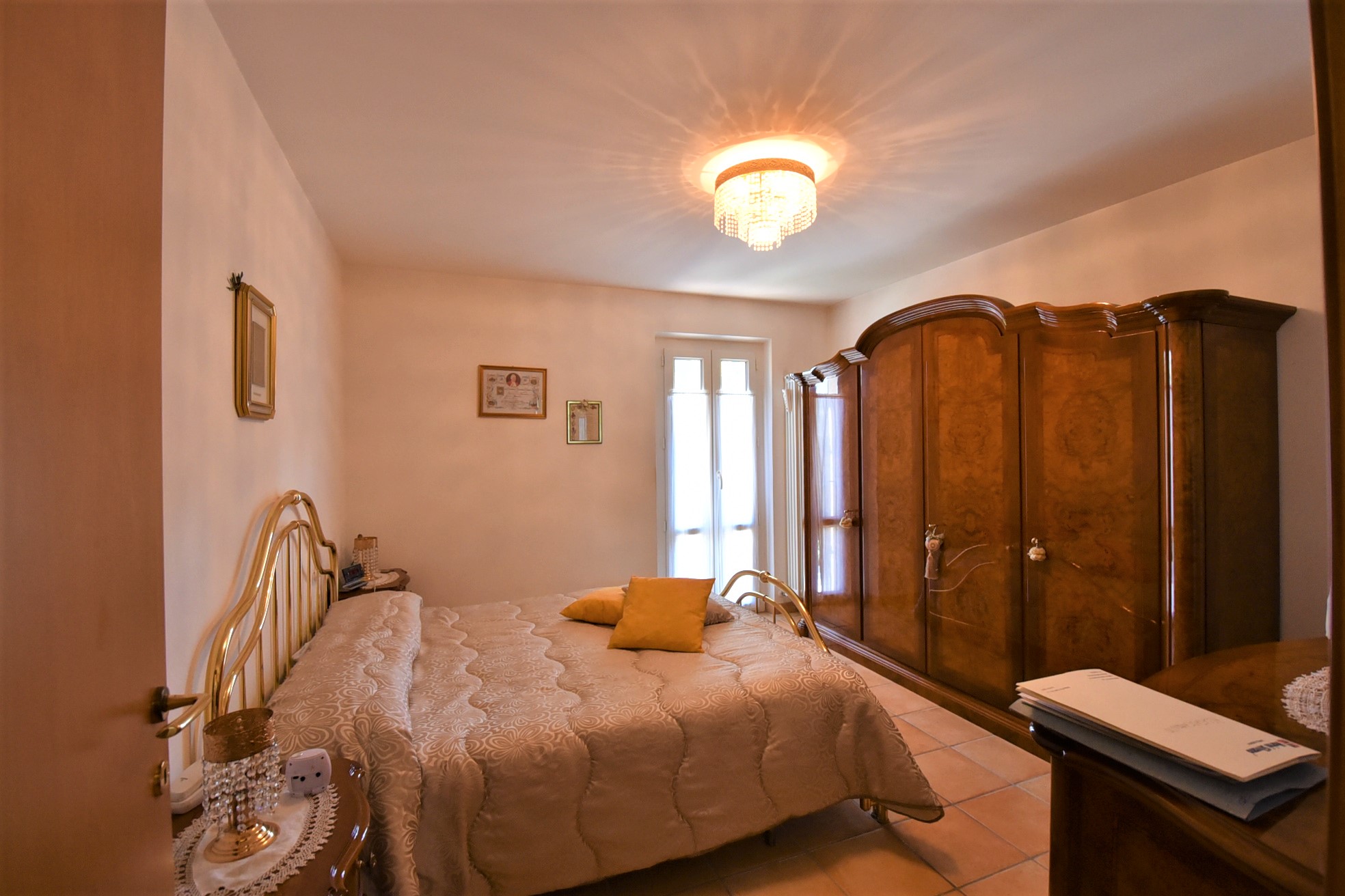 Farmhouse with adjoining land and storage accessory, for sale in Montappone, Fermo, Marche, Italy.