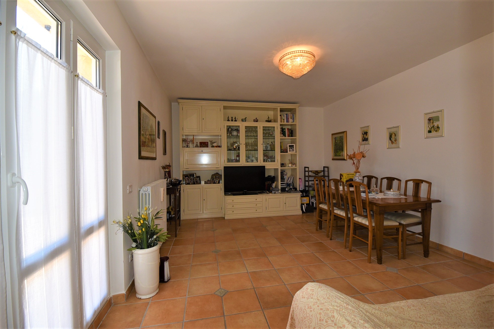 Farmhouse with adjoining land and storage accessory, for sale in Montappone, Fermo, Marche, Italy.