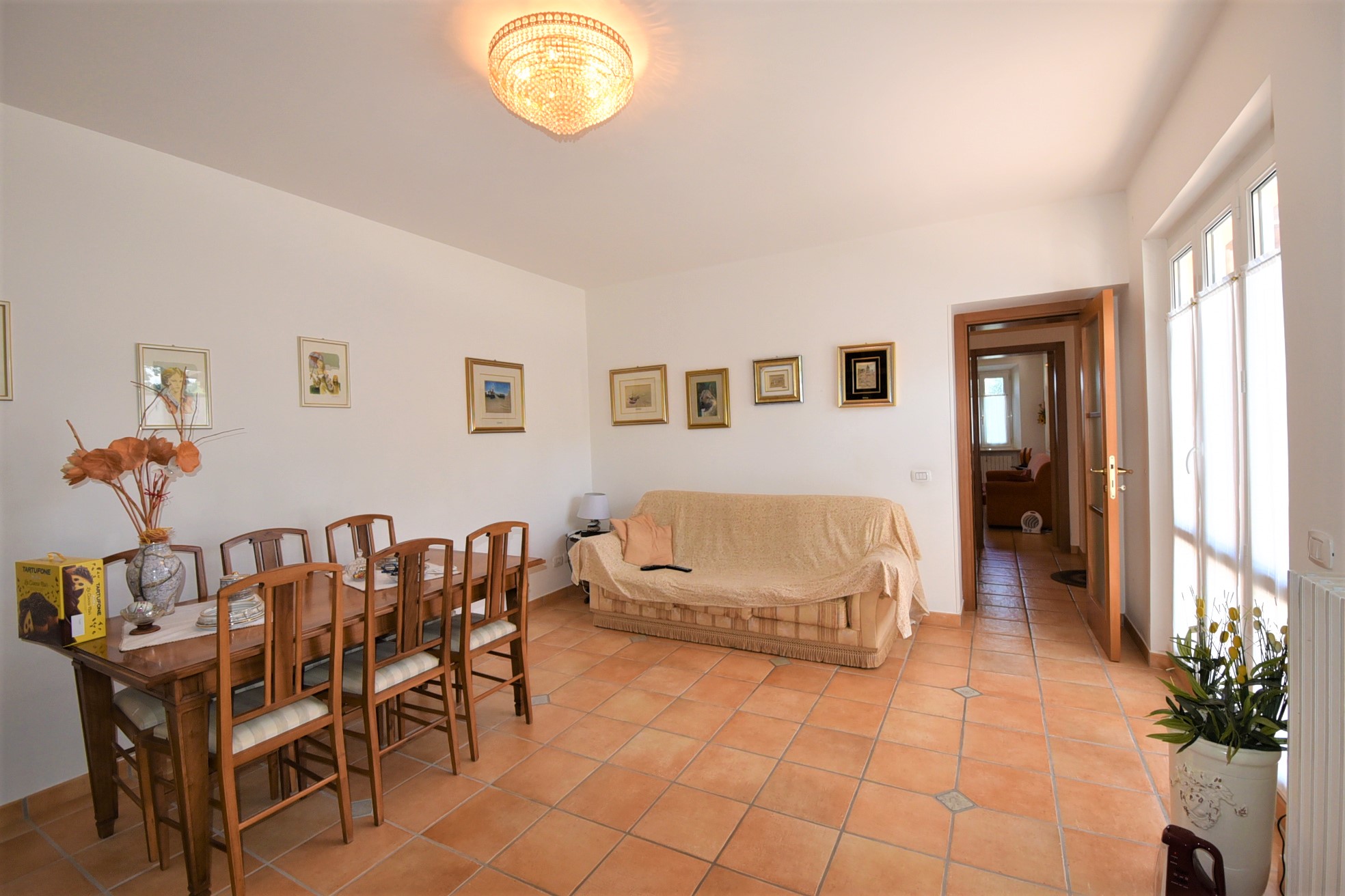 Farmhouse with adjoining land and storage accessory, for sale in Montappone, Fermo, Marche, Italy.