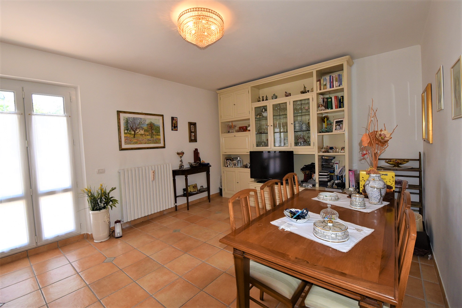 Farmhouse with adjoining land and storage accessory, for sale in Montappone, Fermo, Marche, Italy.