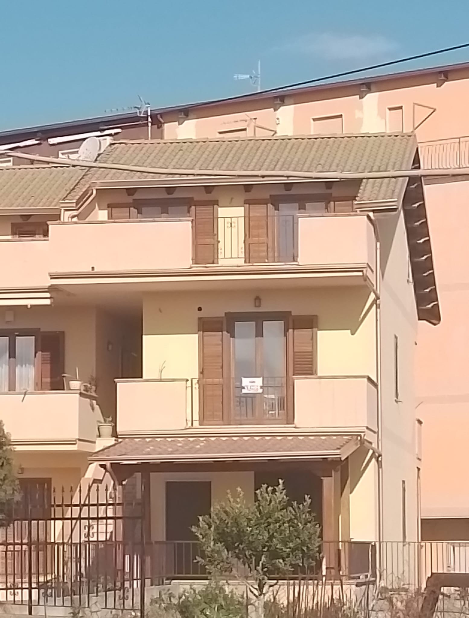 Duplex house sea location