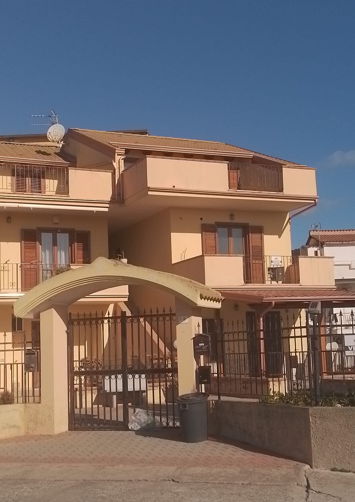 Duplex house sea location