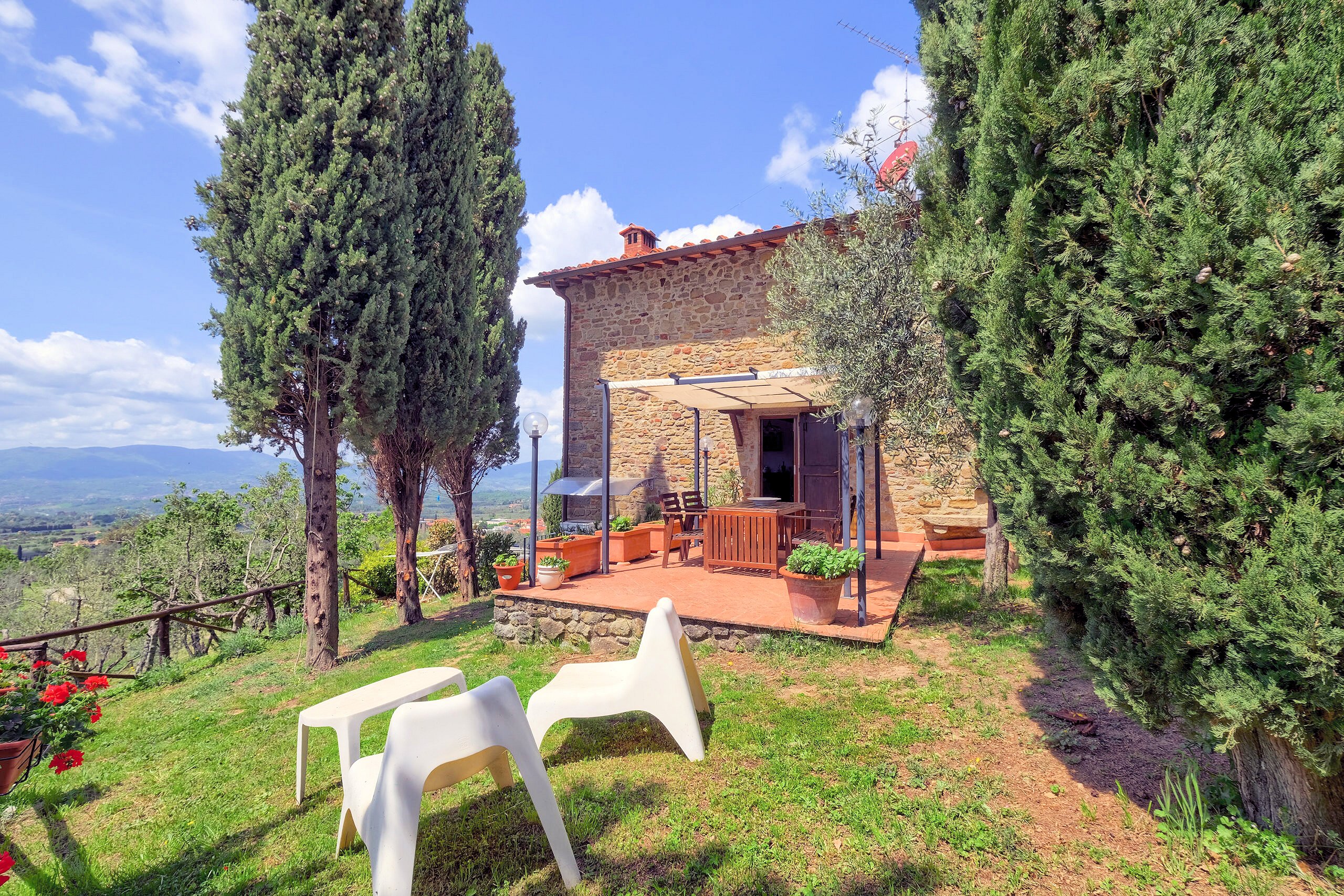 Tuscan style farmhouse with swimming pool park and outbuilding in the panoramic Reggello area