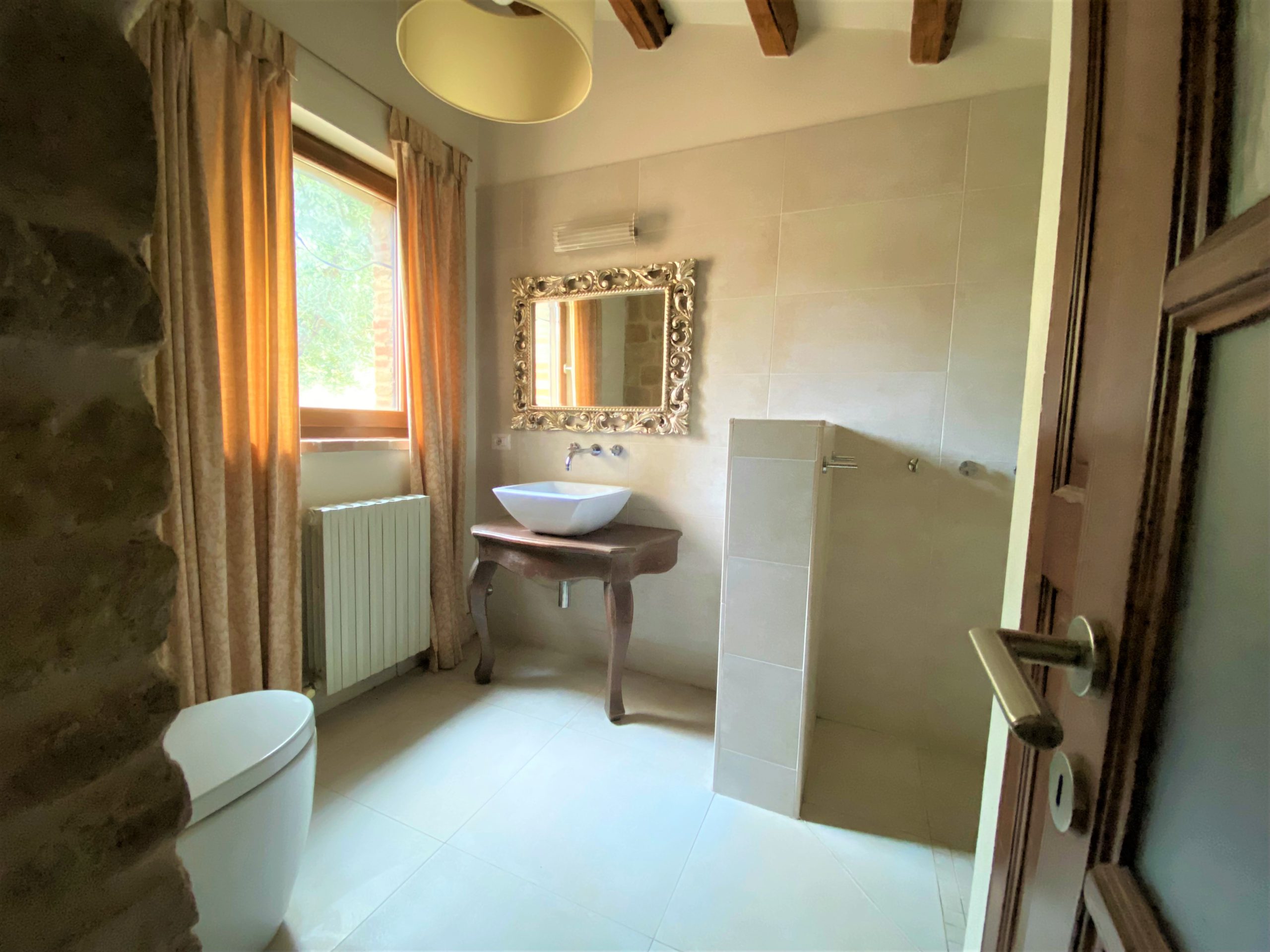 Casale Santa Maria , excellently restored for sale in Gualdo