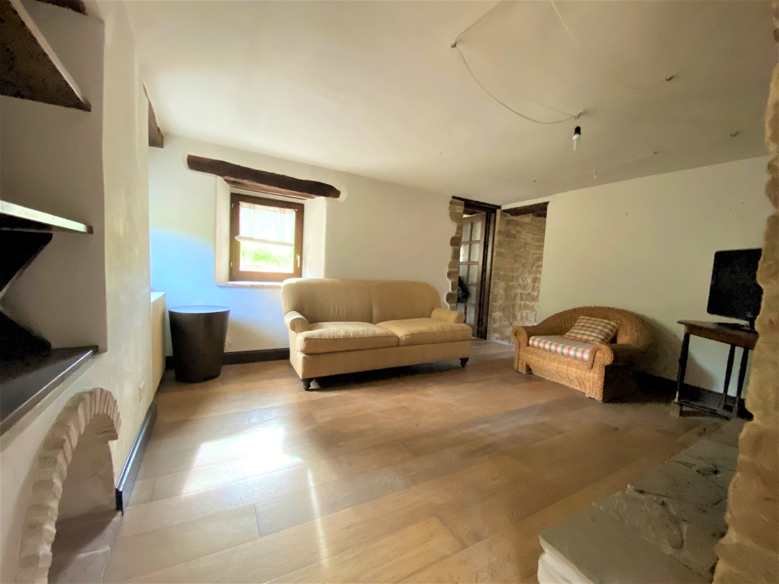 Casale Santa Maria , excellently restored for sale in Gualdo