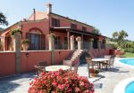 Prestigious villa in a splendid hilly position in Potenza Picena with sea view, olive grove, swimming pool and dependence.