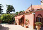 Prestigious villa in a splendid hilly position in Potenza Picena with sea view, olive grove, swimming pool and dependence.