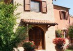 Prestigious villa in a splendid hilly position in Potenza Picena with sea view, olive grove, swimming pool and dependence.