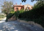 Prestigious villa in a splendid hilly position in Potenza Picena with sea view, olive grove, swimming pool and dependence.