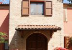 Prestigious villa in a splendid hilly position in Potenza Picena with sea view, olive grove, swimming pool and dependence.