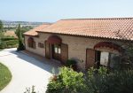Prestigious villa in a splendid hilly position in Potenza Picena with sea view, olive grove, swimming pool and dependence.