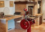 Prestigious villa in a splendid hilly position in Potenza Picena with sea view, olive grove, swimming pool and dependence.