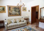 Prestigious villa in a splendid hilly position in Potenza Picena with sea view, olive grove, swimming pool and dependence.