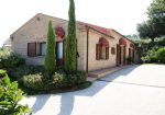 Prestigious villa in a splendid hilly position in Potenza Picena with sea view, olive grove, swimming pool and dependence.