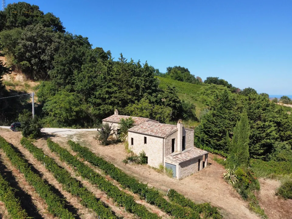 Beautiful farmhouse in Ripatransone, Ascoli Piceno of sale