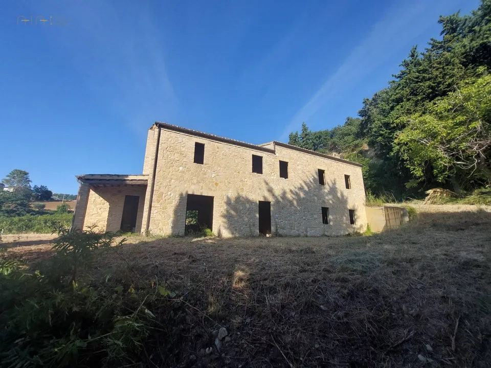 Beautiful farmhouse in Ripatransone, Ascoli Piceno of sale