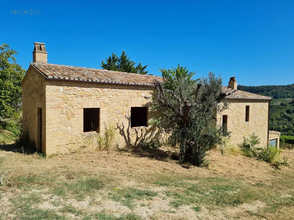 Beautiful farmhouse in Ripatransone, Ascoli Piceno of sale