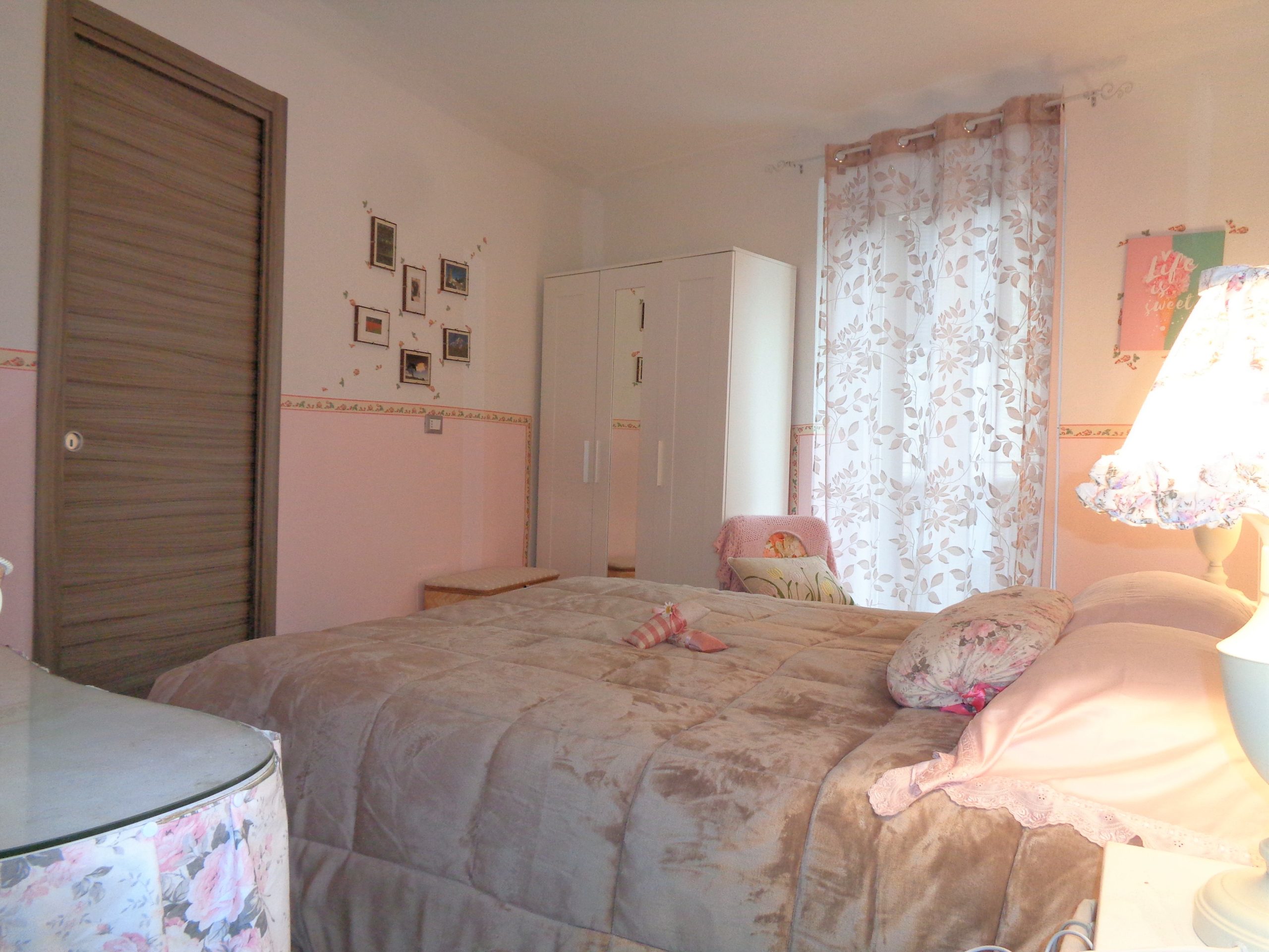 Renovated and newly furnished house with terrac