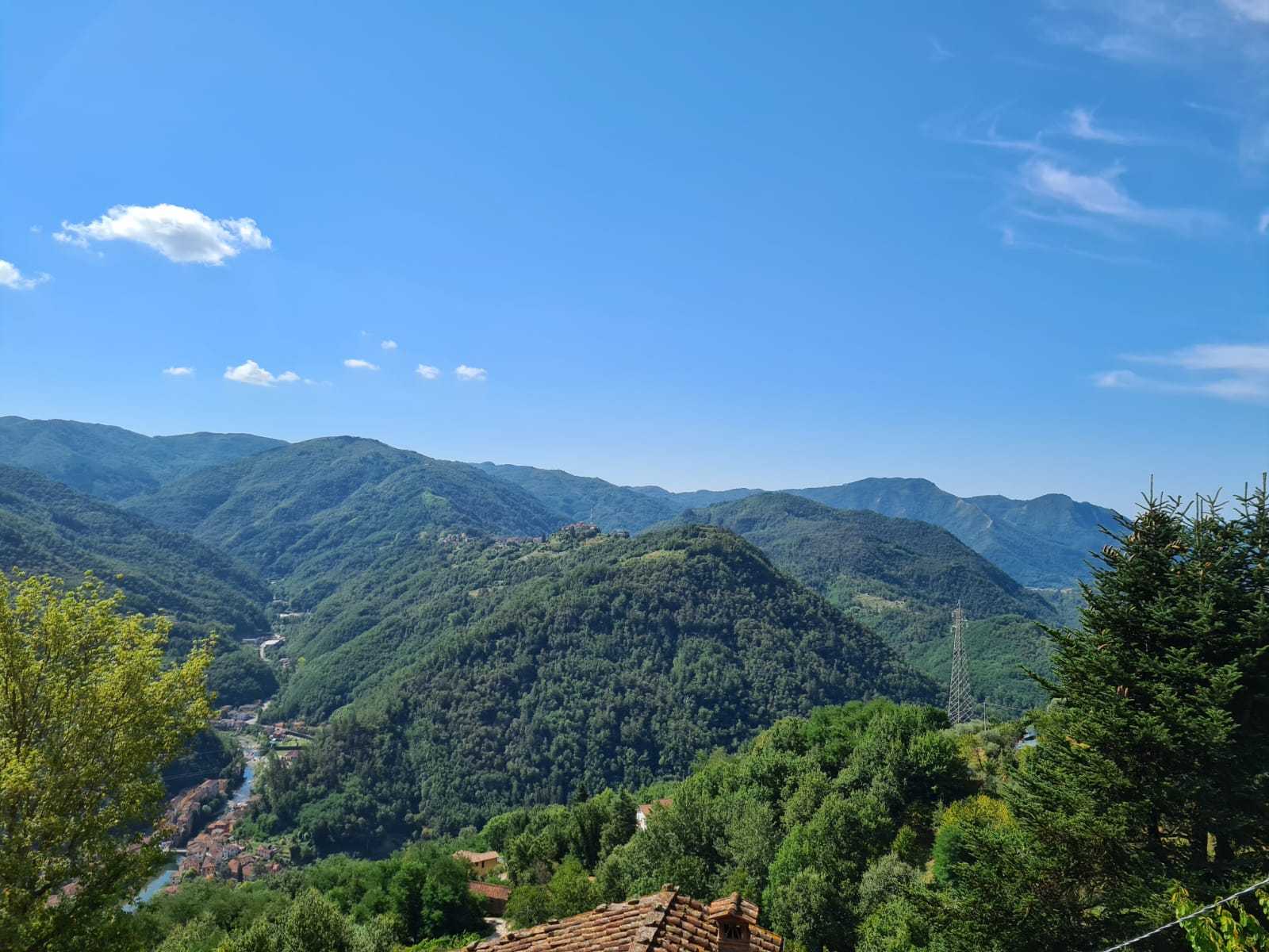 Detached house near Bagni di Lucca, Tuscany (110,000 Euro: cash sale)