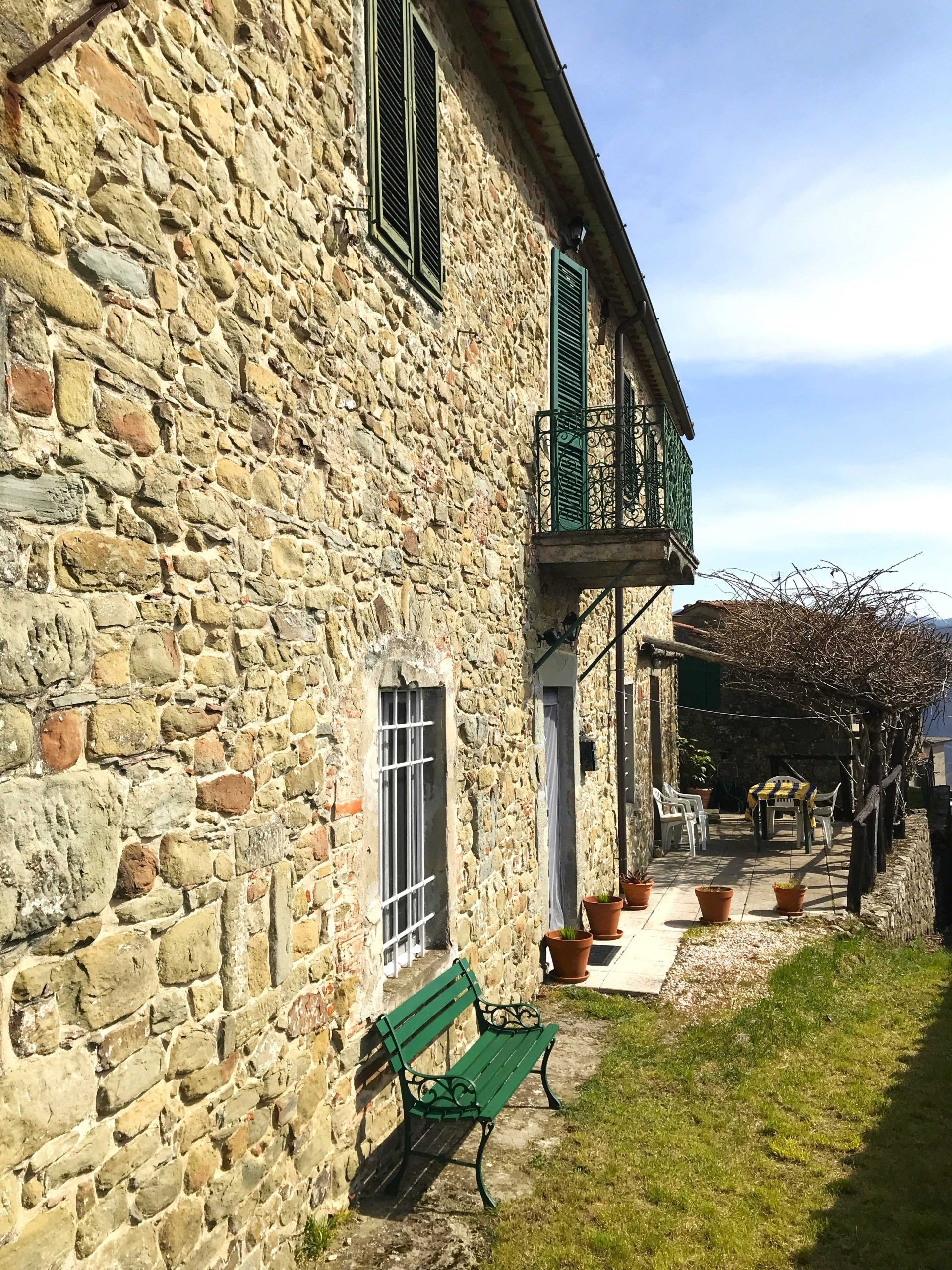 Detached house near Bagni di Lucca, Tuscany (110,000 Euro: cash sale)