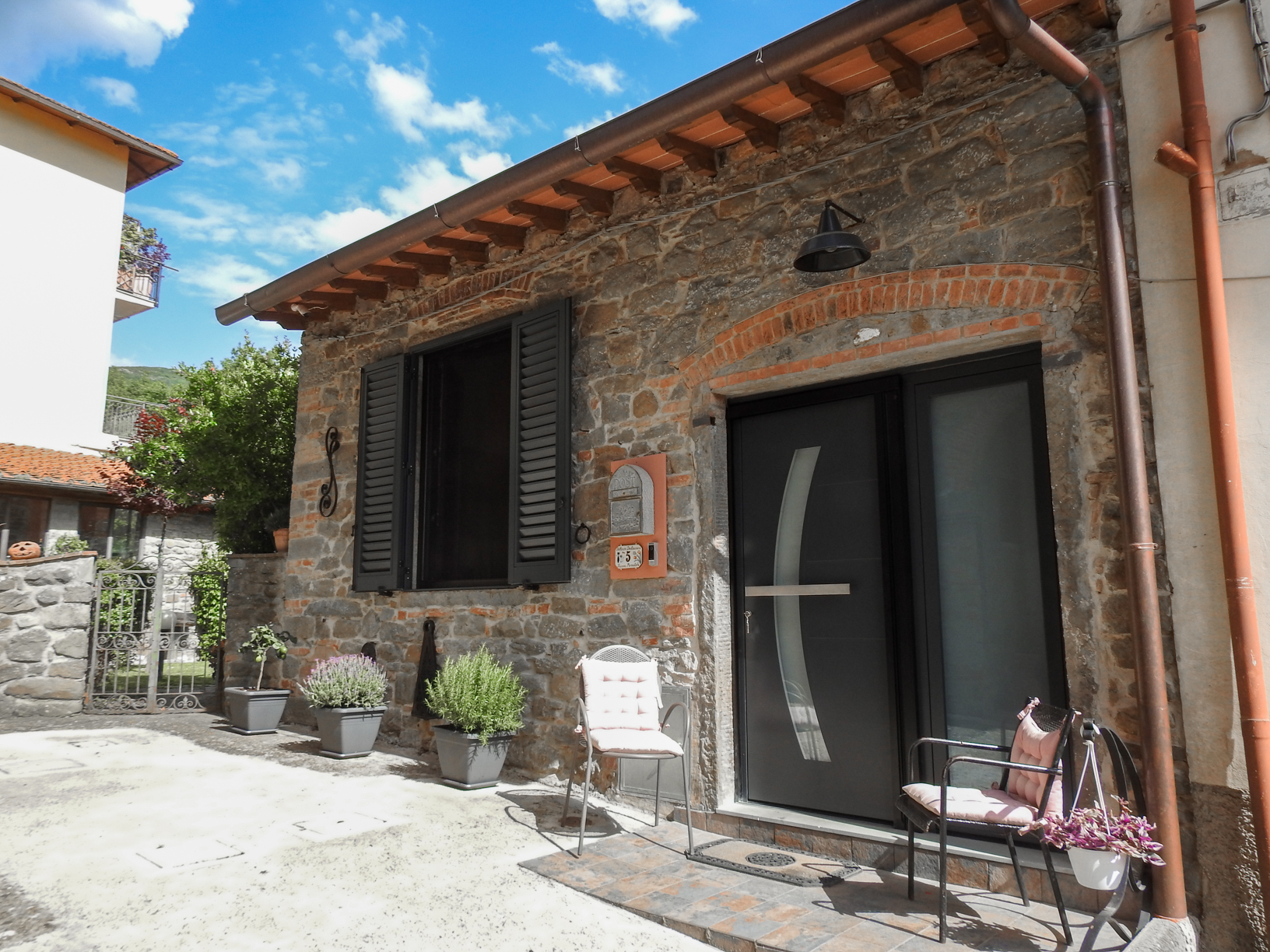 Loft For Sale In Tuscany ( Loro Ciuffenna )