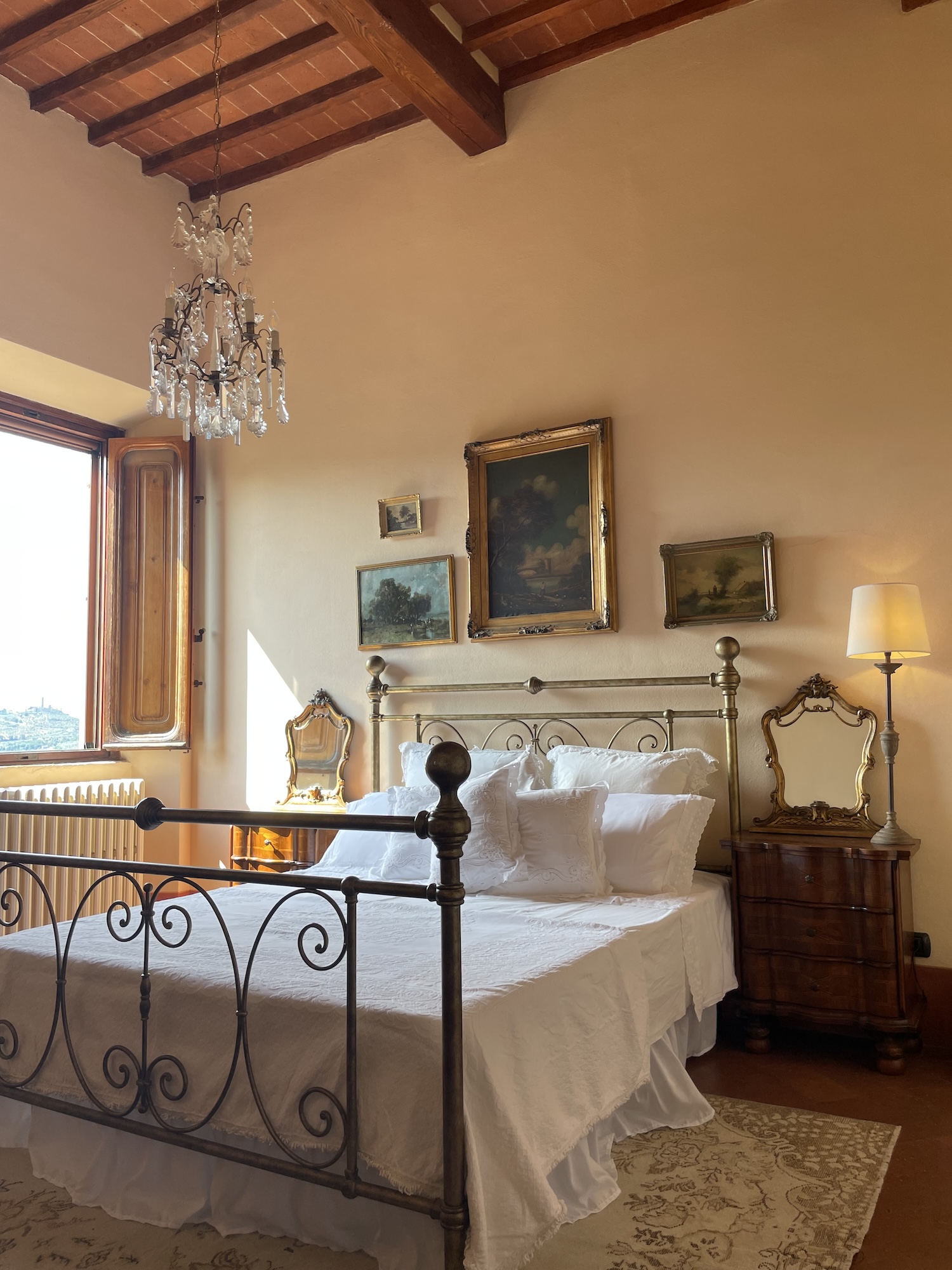 Apartment in Historic Building with Large Panoramic Terrace