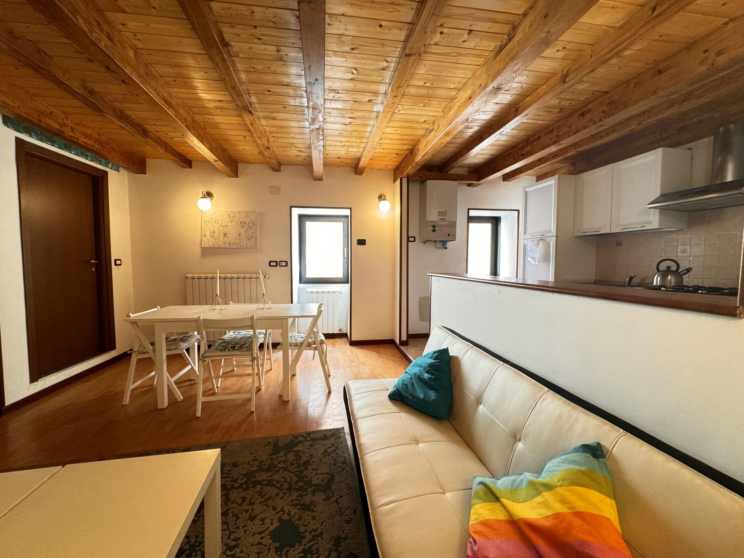 House in perfect conditions with terrace