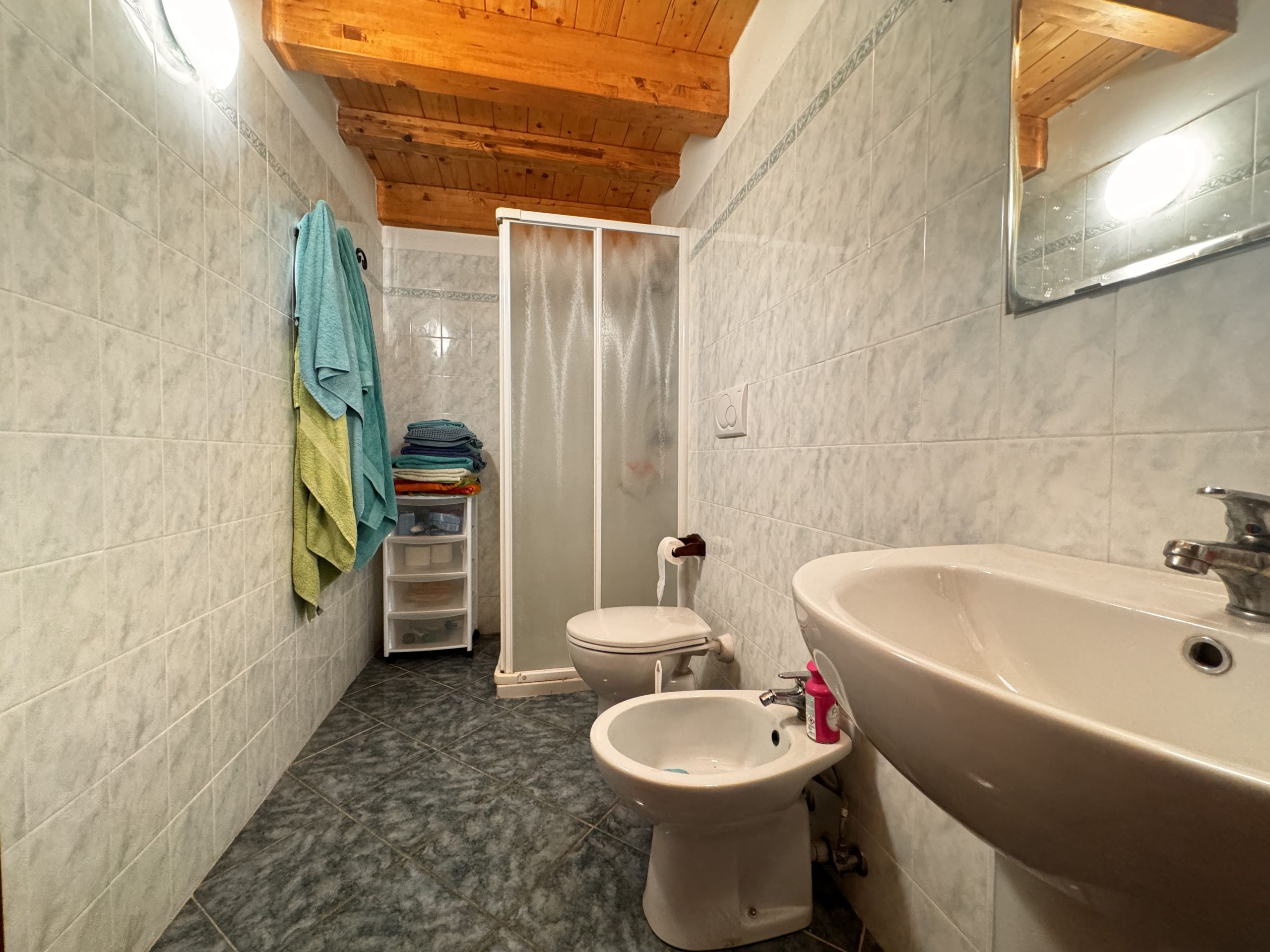 House in perfect conditions with terrace