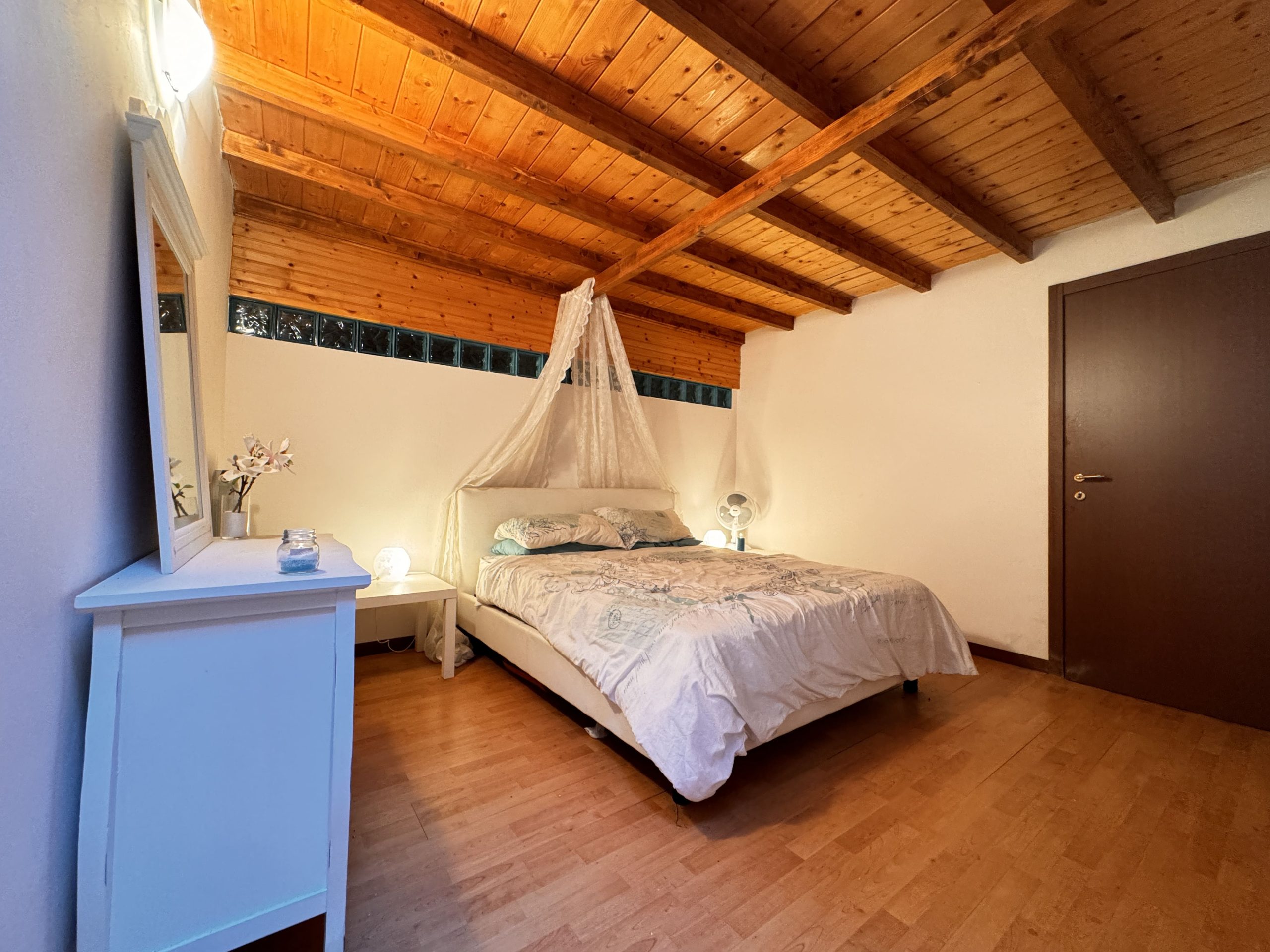 House in perfect conditions with terrace