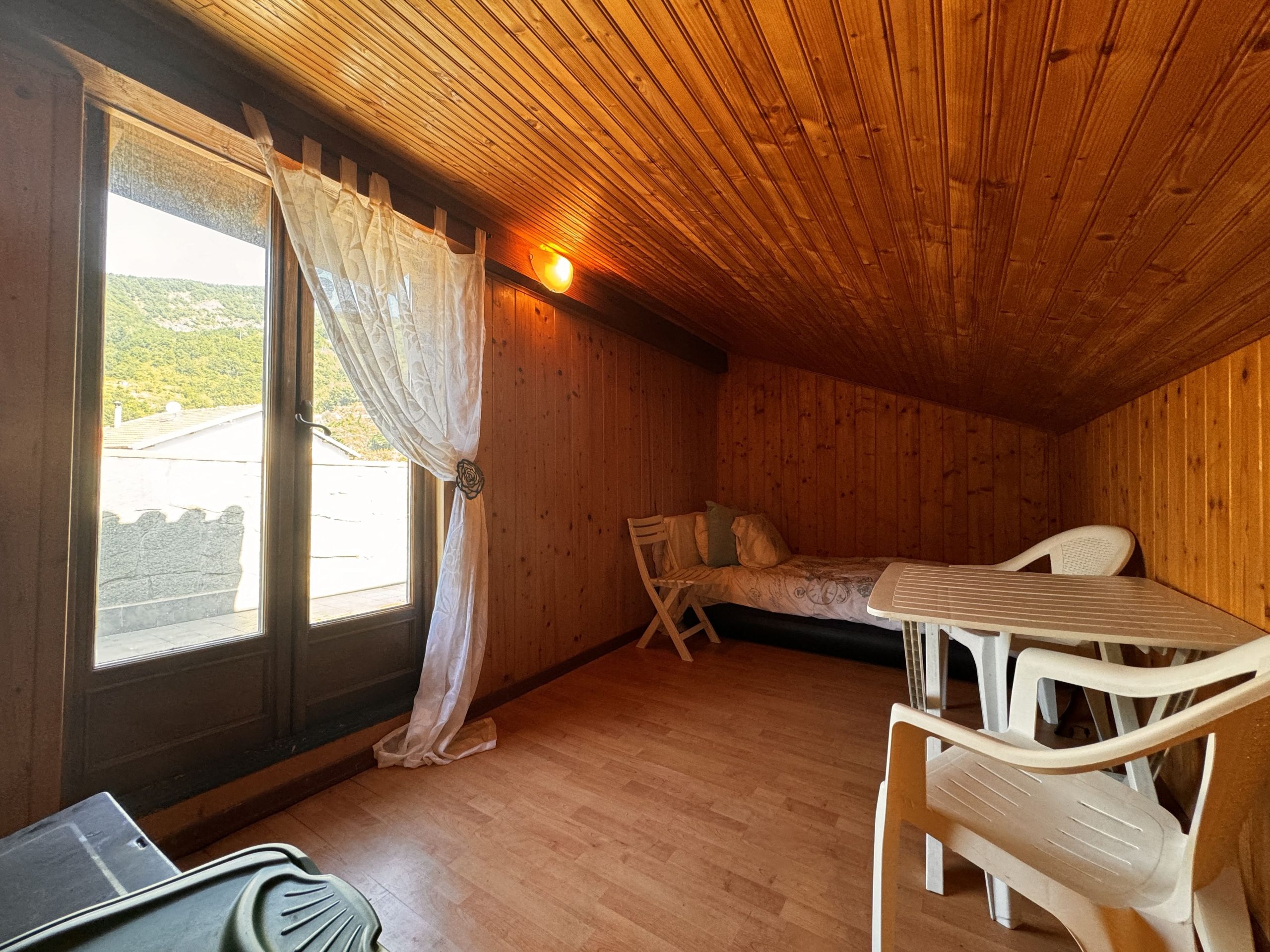 House in perfect conditions with terrace